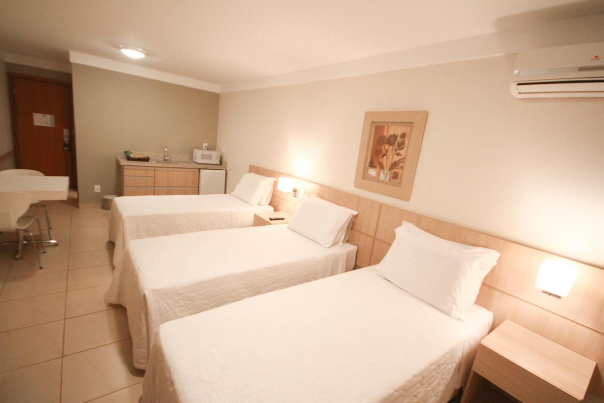 Gales Park Hotel Dourados Kamer foto